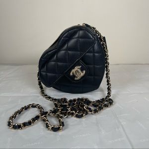 ❌SOLD❌CHANEL 22S Mini Crossbody Heart bag